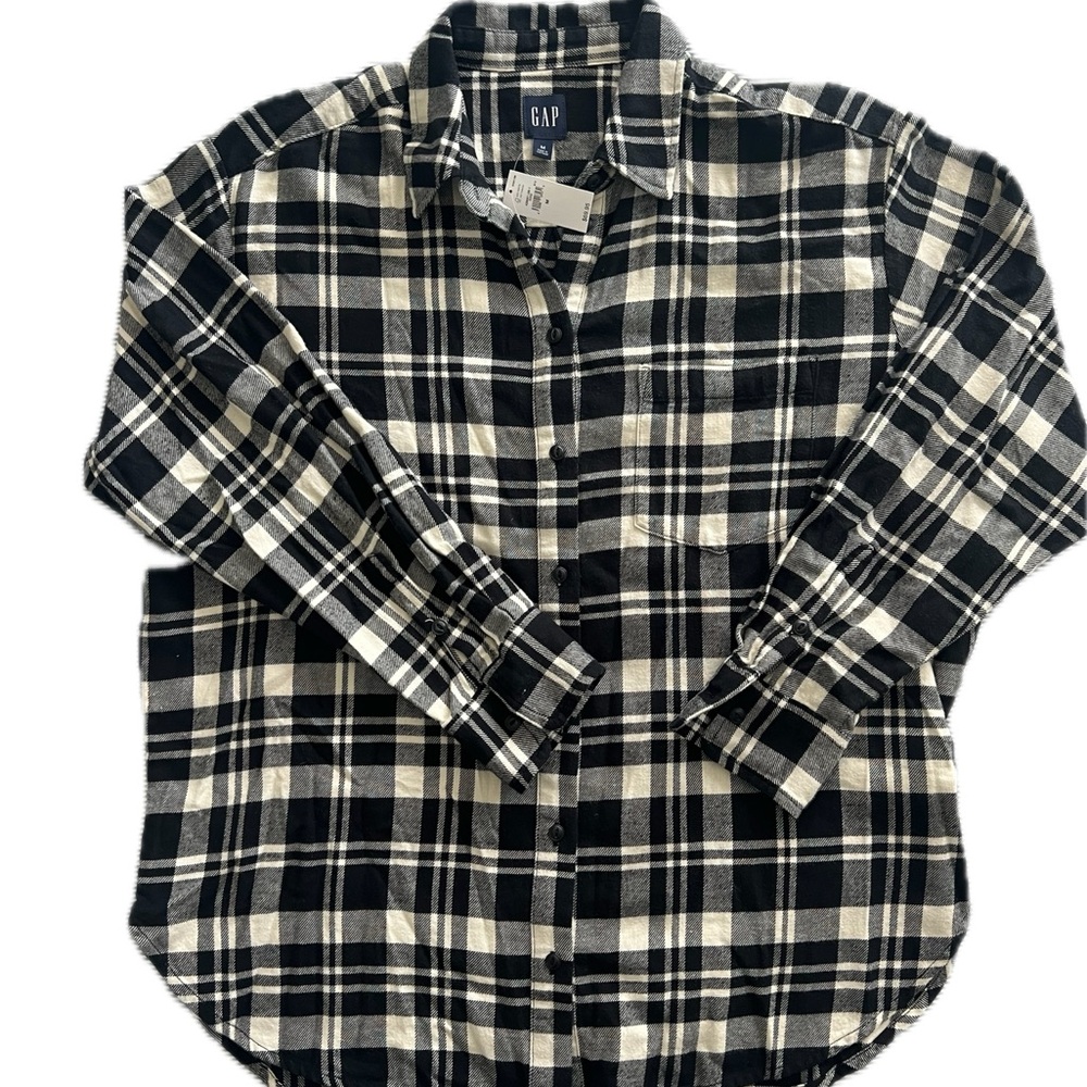 GAP Women’s Black and White Plaid Flannel Shirt, Medium